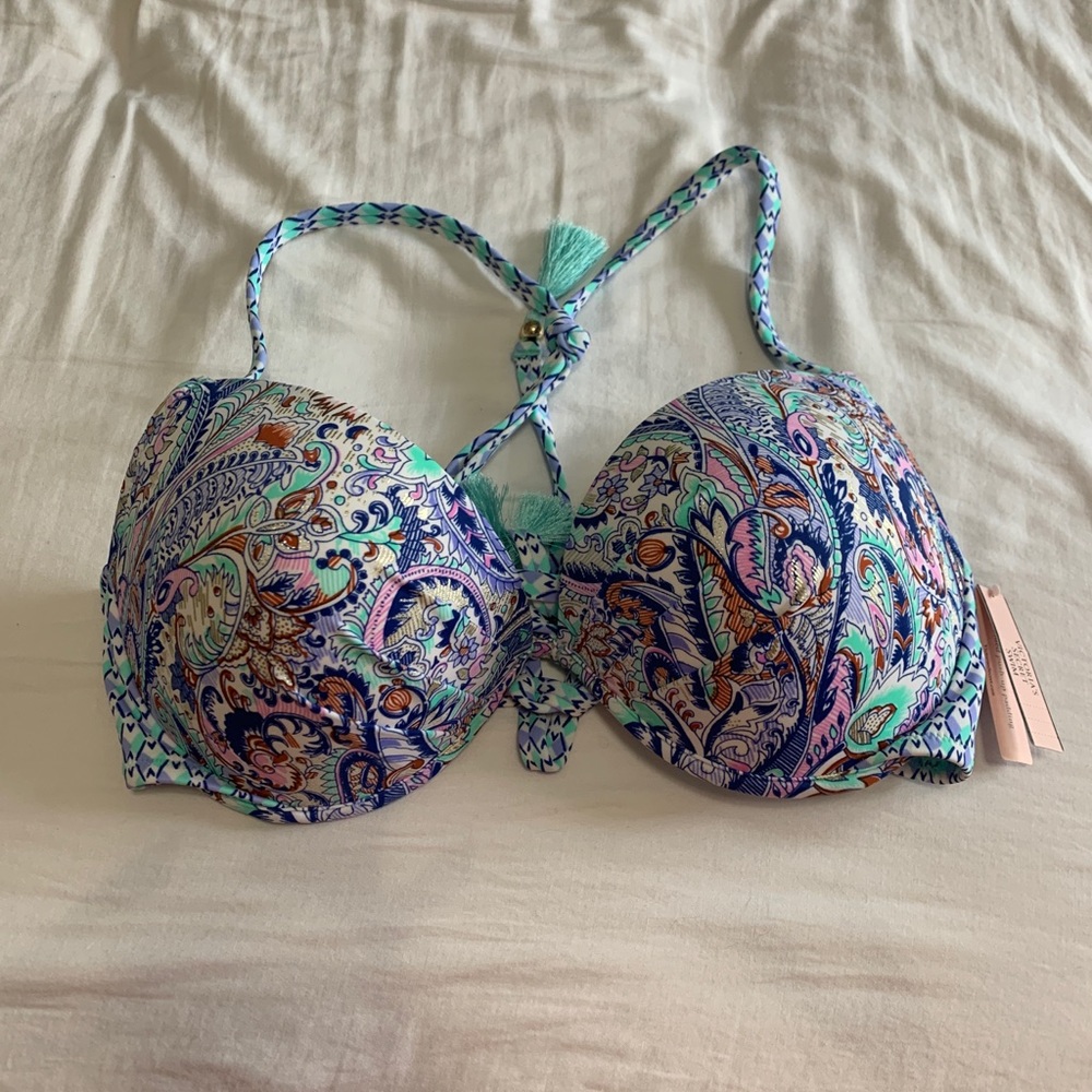 Victoria’s Secret Swim Top 34DD